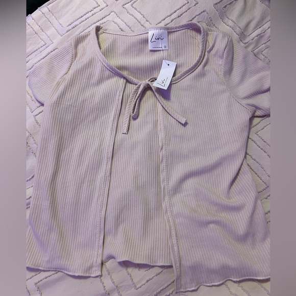 Cropped tie shirt || New with a tag || never worn, Size SMALL - Picture 1 of 3